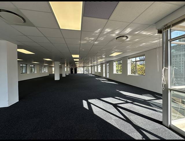 1,210M² OFFICE TO LET IN SANDTON CENTRAL